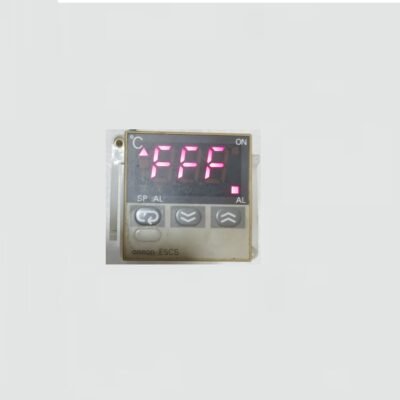 OMRON E5CS-R1KJX-520 - TEMPERATURE CONTROLLER - E5CS R1KJX 520