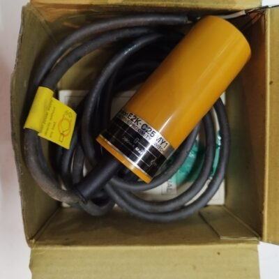 NEW - OMRON E2K-C25MY1 NPN – CAPACITIVE PROXIMITY SWITCH – E2K C25MY1