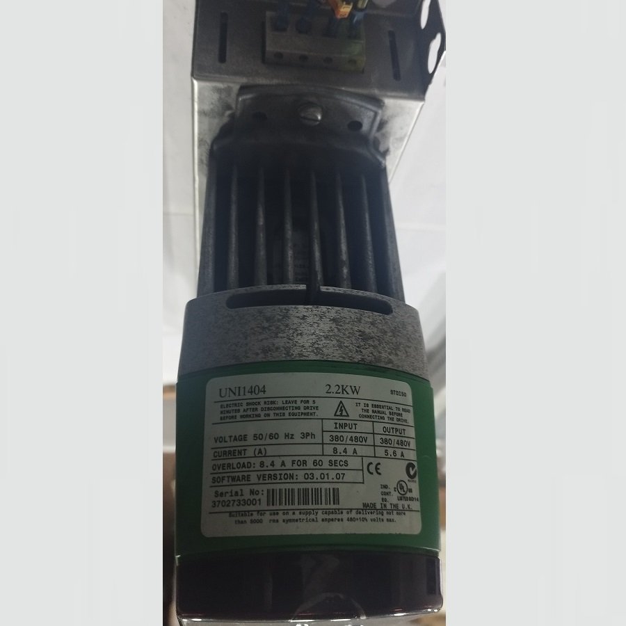 CONTROL TECHNIQUES UNIDRIVE UNI1404 - 2,2 KW - 400 V - Imagen 2